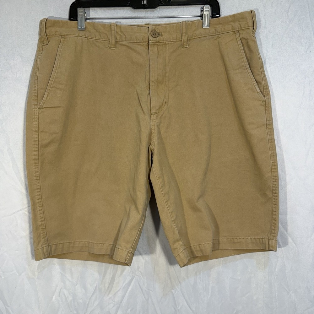 Eddie Bauer‎ Men's Legend Wash Chino Shorts Tan Men's 40. Flat Front Khaki